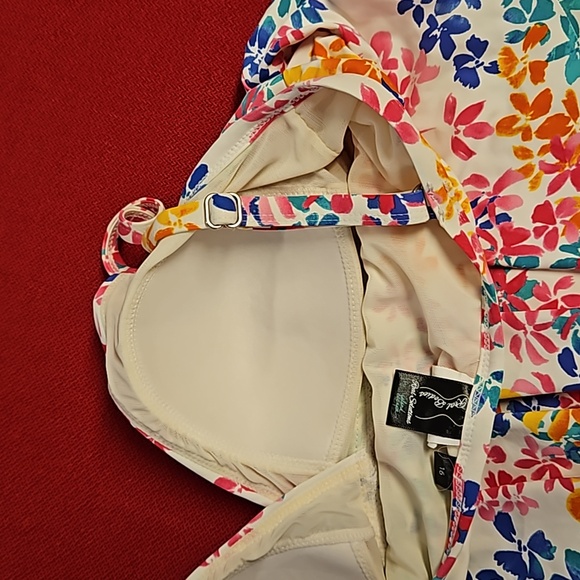 Real Bodies Real solutions by Island Escape swim top Sz16 floral adj. straps EUC - Picture 7 of 9